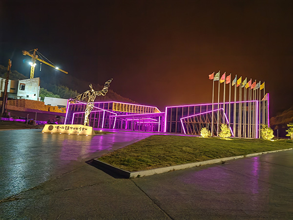 城市亮化是现代城市建设的重要组成部分，它不仅可以美化城市的夜景，还能提升城市的整体形象。随着科技的不断进步，城市亮化也得到了更多的关注和创新。本文将介绍一些关于城市亮化的创意和技术，帮助读者了解昆玉城市亮化的重要性以及如何进行昆玉城市亮化的规划和实施。